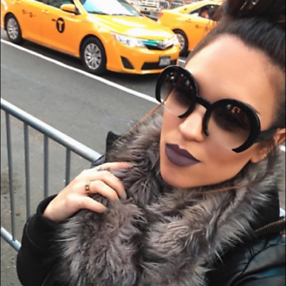 Accessories - NWT Razor Cut Black Sunnies